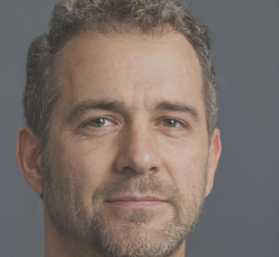 Miguel Santos, Especialista em Gestão de Portfólio